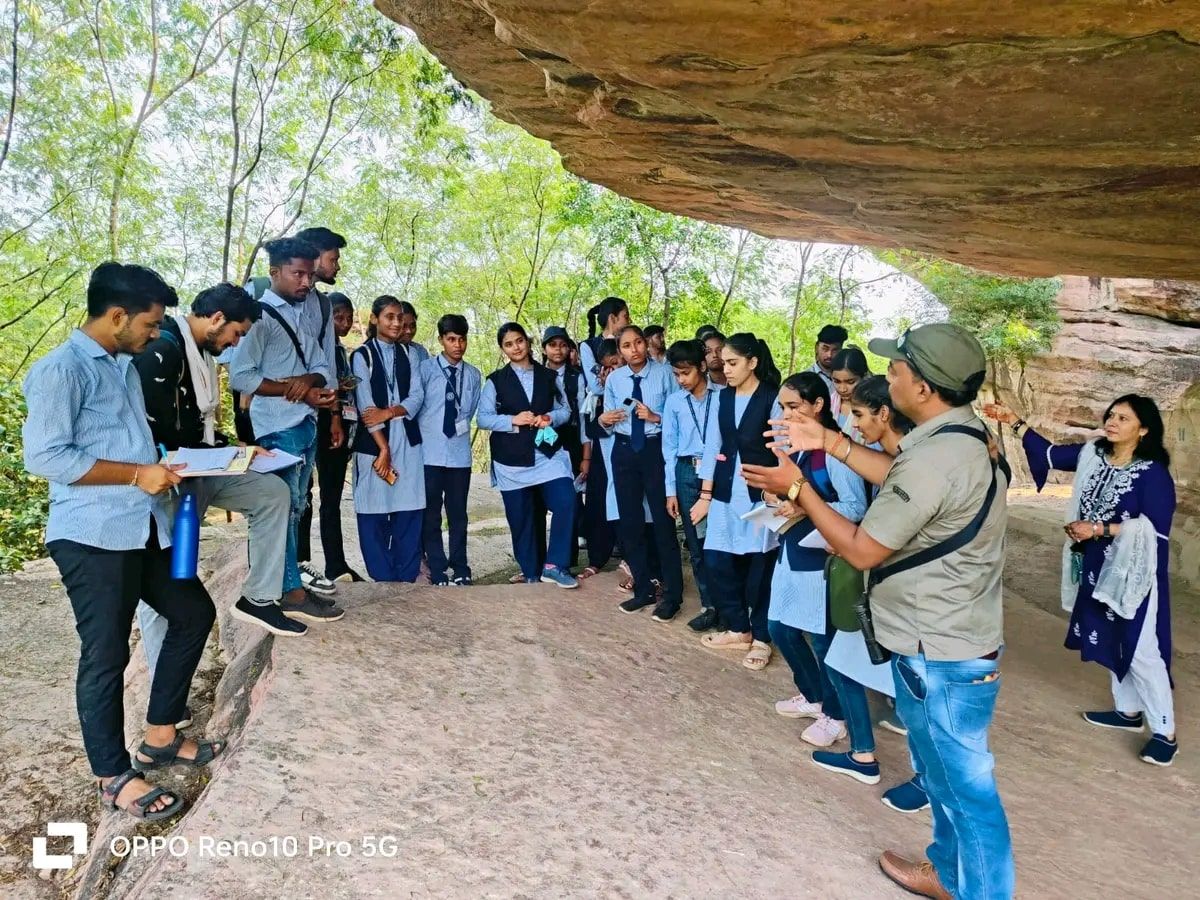 Narmadapuram : नर्मदा महाविद्यालय के विद्यार्थियों ने इतिहास और संस्कृति का अनुभव किया