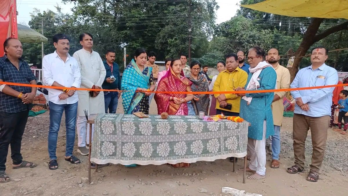 Narmadapuram : एसएनजी ग्राउंड में लगने वाले त्यौहारी बाजार का शुभारंभ