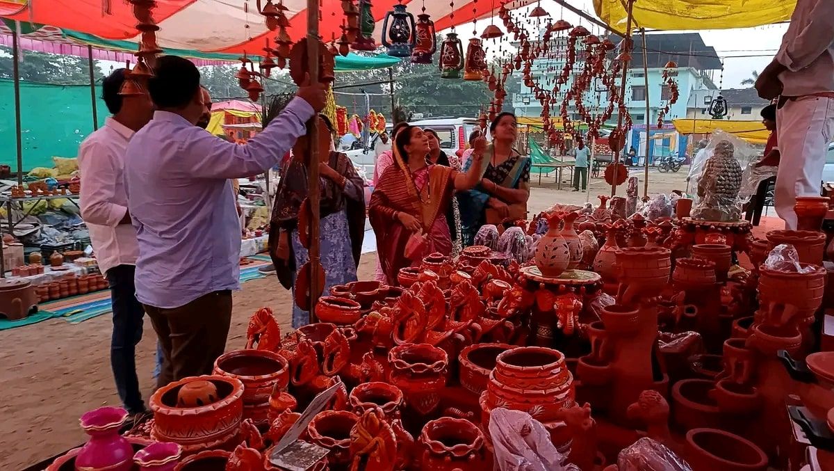 Narmadapuram : एसएनजी ग्राउंड में लगने वाले त्यौहारी बाजार का शुभारंभ